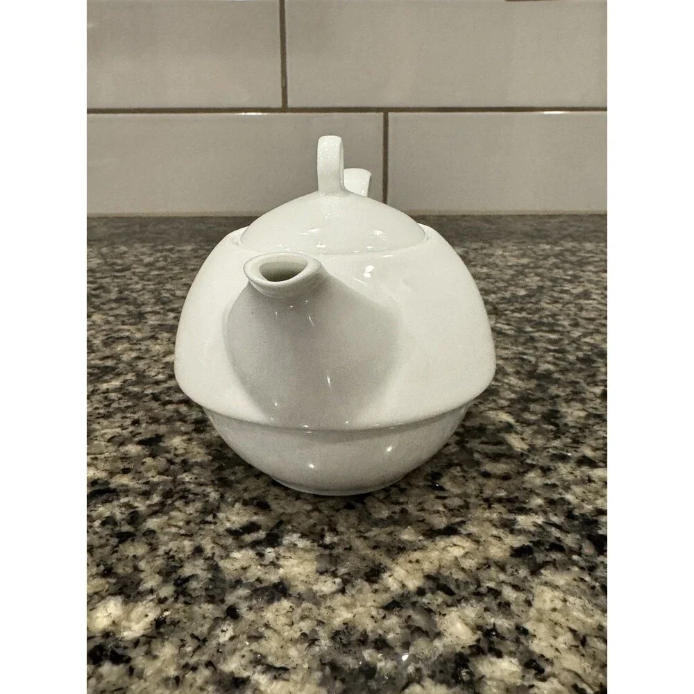 Vintage White Porcelain Small Tea Pot Kettle Home Table Decor